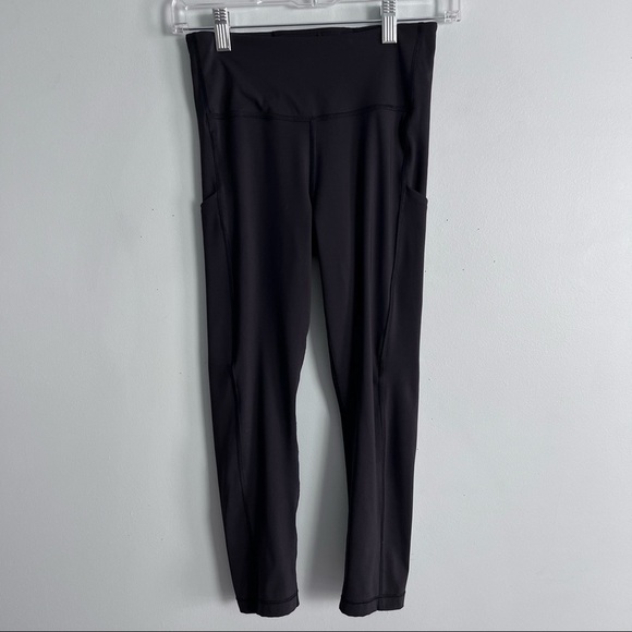 Athleta Ultimate Stash Pocket Capri Solid Black Leggings Active Workout Gym - Picture 7 of 14